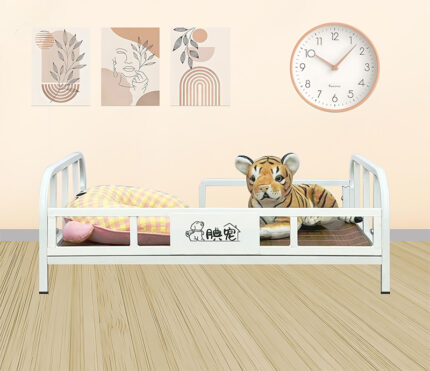Four Seasons Home Wrought Iron Pet Bed (White)